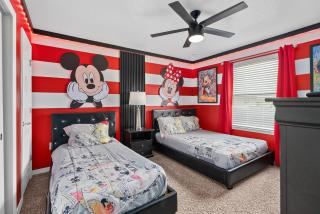 8BR Villa! Free Arcade, Pool, Spa Windsor Westside - 9
