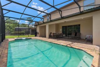 8BR Villa! Free Arcade, Pool, Spa Windsor Westside - 3
