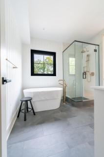 Twin Peaks - luxury ski in ski out holiday chalet - 2