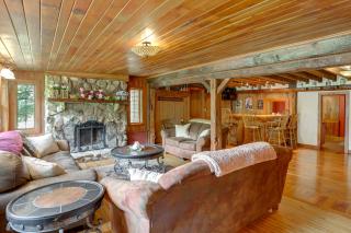 On Horse Farm! Home w/ Pond Access in Spring Creek - 5