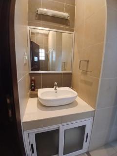 Stylish 4 Bedroom Penthouse - 3
