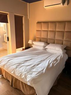 2 Bedroom Furnished flat in Fairmount Glenhazel - 4