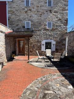 Historic Barn Apartment - 7