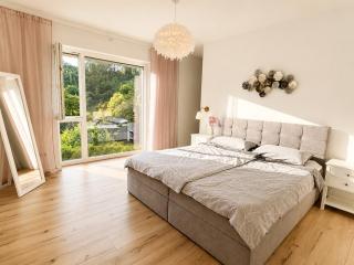 Moderne Doppelhaushälfte mit freiem Naturblick - 0
