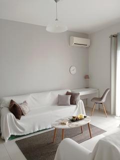 OpenView Apartment on Metro Station - Easy Parking - 1