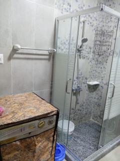 A luxurious and fully equipped apartment in a prime location in Sheikh Zayed - 6