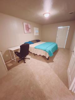 Pet friendly,king beds,fully fenced ,3 bedroom - 7