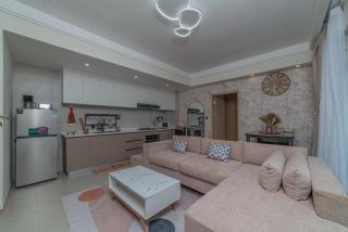 Gemland Residence-2 Bedroom Apartment in Westlands with a Pool and GYM On Ring Road Westlands opposite Paulines near Riverside - 3