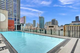 Miami 17th floor Studio w Kitchen City and Bay Views - 9