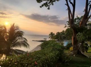The Coastal Luxe Suite - 3