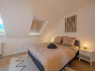 Stylische Loft-Maisonette mit Galerie und Burgblick für 6 Gäste - 7