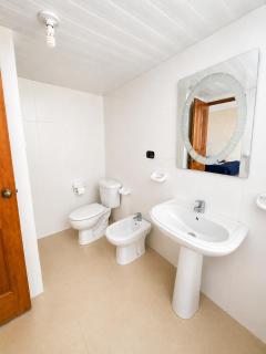 1 Sol Dominicus Solo Adultos Habitación con Entrada Independiente y Baño Privado - 2