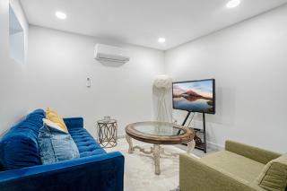 Newly renovated 2Bedroom 1Bath unit & parking - 6
