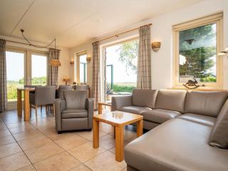 Pet-Free Texel Villa with Sauna - 2