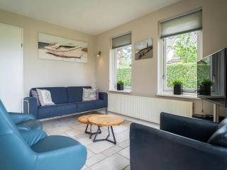 3-Bed Villa with Whirlpool - 9