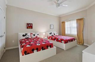 MINUTES FROM DISNEY 3bed 3bath Poolside at LUXURIOUS RESORT - 1