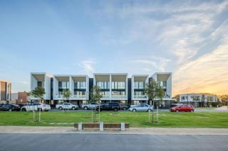 Koala Stay Harbour Waterfront Escape - New Port Pearl - 3