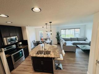 Luxury Home in Prestigious Windermere - 2