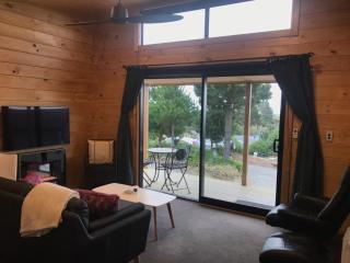 Modern & Cosy Port Hills Cottage - 5