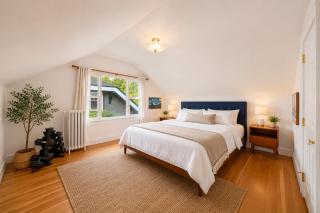 Spacious 5BR 3BA Character Home - 7