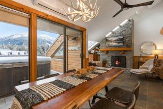 Whistler Village Penthouse 4-Bed - 8