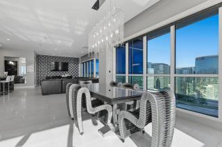 Vegas Penthouse Situated On The Best Corner - 7