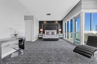 Vegas Penthouse Situated On The Best Corner - 4