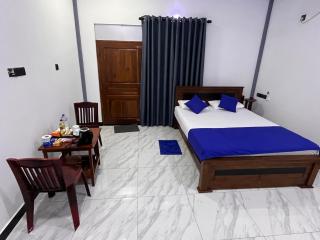 RKM Hotel Uppuveli - 2