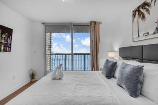 Stunning Bay View 3BR wtih Pool, Gym and Brickell - 6
