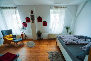 2 lovely Rooms with a kitchen and bathroom - 0