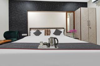 Super Townhouse OAK Hotel Rudra - 3