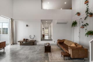 White Pebble - 8