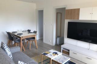 Beautiful Apartment With Gardenlk - 1
