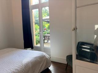 Entire Apartment in an 18th-Century Castle with Private Garden - 3