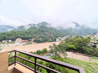 Majestic Aloha Ganga View Apartment - 1