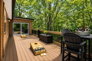 Lakeview Escape with Hot Tub, lake, & Ski - 5