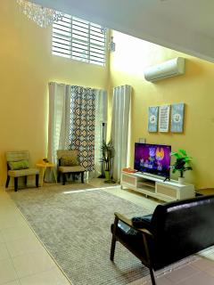 Homestay Anjung Seri Songket, Private Pool, BBQ & Spacious House - 1