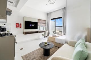 New Bright Studio with Balcony in Jebel Ali - 9