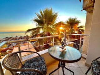 Sea Side Apartment With Balcony - Durrës - 9