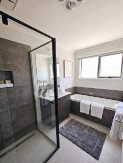 St Germain House, Clyde North - 5