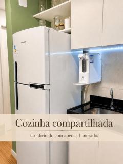 Quarto privativo com ar condicionado, tv e mesa de estudo - no centro do Recife - 120 metros da UNICAP - areas comuns compartilhadas - 3