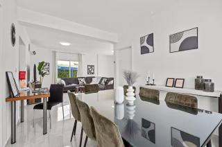 Experience the perfect blend of luxury, comfort, and convenience! - 7