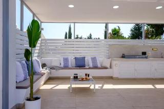 Experience the perfect blend of luxury, comfort, and convenience! - 1