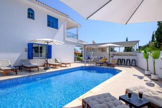 Experience the perfect blend of luxury, comfort, and convenience! - 0