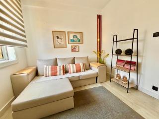 Grey House - Feel The Vibe - 5
