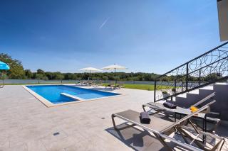 Villa Enigma BD 6 with pool ,Parking, BBQ, replax - 8