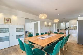 Villa Enigma BD 6 with pool ,Parking, BBQ, replax - 2