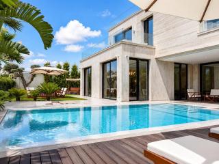 White Pearl Luxury beach Retreat Villa - 0