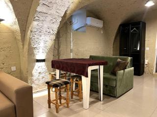 Cave Flat by Nizami & Fountain Sq - 1