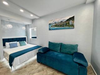 VELARO Suites at Alliance Palace - 1